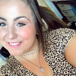 Meet your Posher, Dani